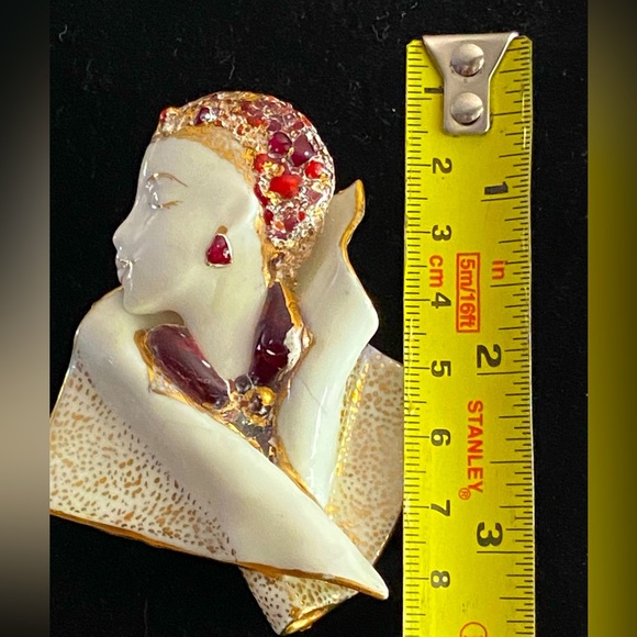 Brooch Ceramic & Glass, Ivory, Hand Painted Gold, Hot Red Glass 3x3” Excellent - Picture 6 of 7